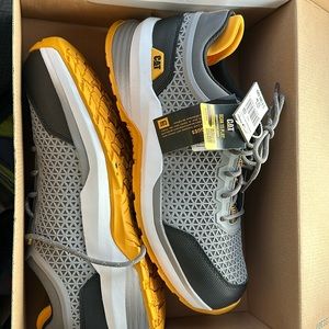 CAT working shoes OSHA approved with have a composite toe for work safety